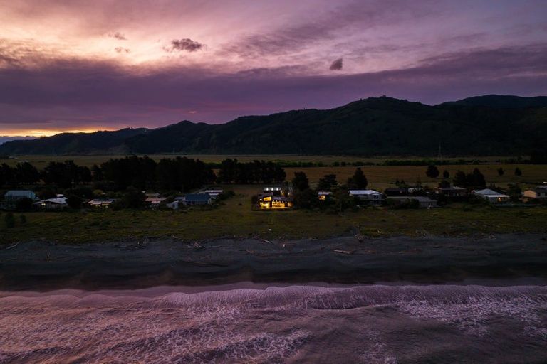 Photo of property in 112 Rarangi Beach Road, Rarangi, Blenheim, 7273