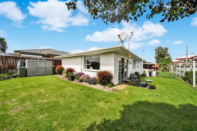 Photo of property in 4/29 Clemow Road, Fitzroy, New Plymouth, 4312