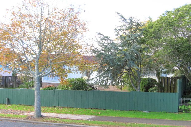 Photo of property in 45 Sikkim Crescent, Clover Park, Auckland, 2019