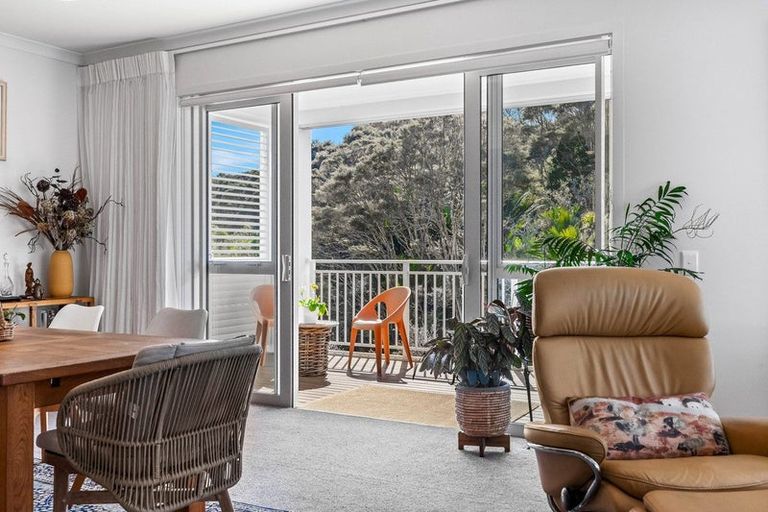 Photo of property in 90 Eaves Bush Parade, Orewa, 0931