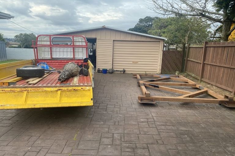 Photo of property in 8 Warden Place, Mangere Bridge, Auckland, 2022