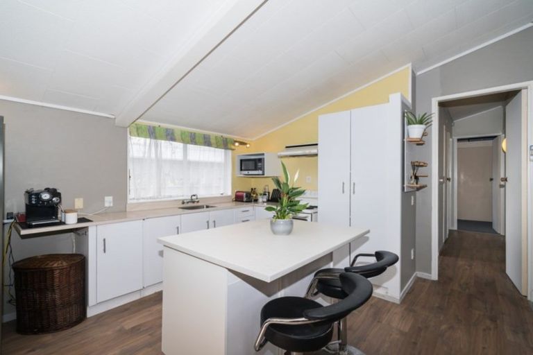 Photo of property in 30 Tiller Close, Kelvin Grove, Palmerston North, 4414