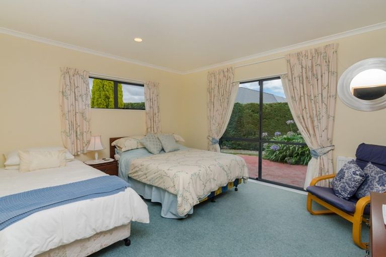 Photo of property in 17 Kenwyn Drive, Carterton, 5713