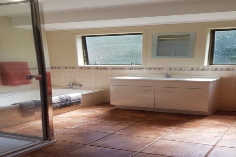 Photo of property in 3 Marendellas Drive, Bucklands Beach, Auckland, 2014