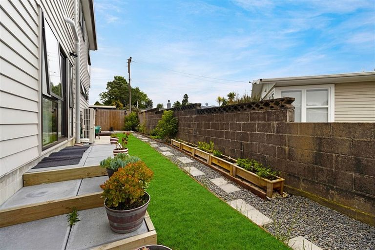 Photo of property in 7a Woodvale Road, Glen Eden, Auckland, 0602