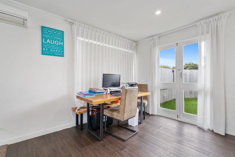 Photo of property in 1/35 Orams Road, Hillpark, Auckland, 2102
