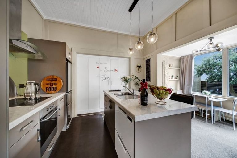 Photo of property in 246 Saint Aubyn Street, New Plymouth, 4310