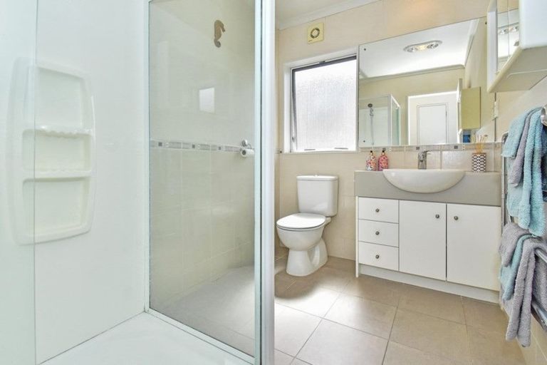 Photo of property in 21 Stranraer Crescent, Wattle Downs, Auckland, 2103