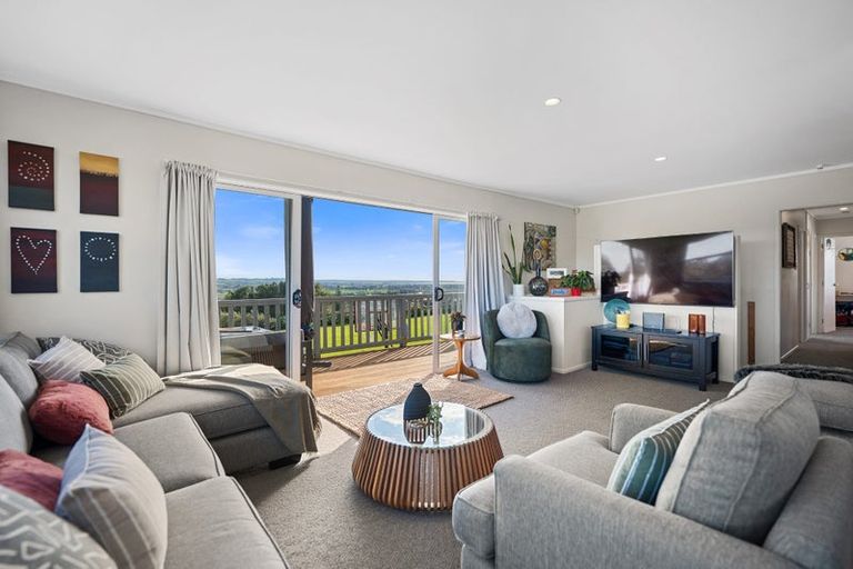 Photo of property in 70 Wishart Road, Helensville, 0800