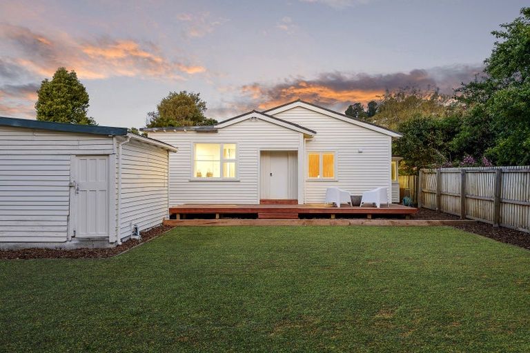 Photo of property in 121 Eastern Terrace, Beckenham, Christchurch, 8023