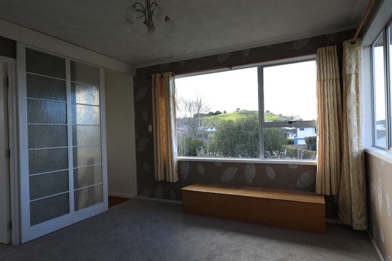 Photo of property in 8 Lisa Rise, Half Moon Bay, Auckland, 2012