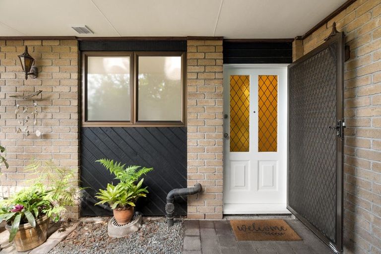 Photo of property in 2/21 Walter Strevens Drive, Conifer Grove, Takanini, 2112