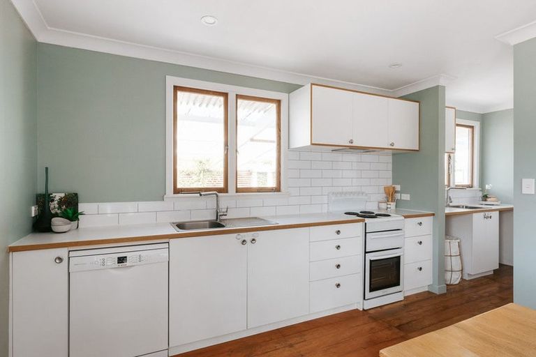 Photo of property in 77 Ngatai Road, Otumoetai, Tauranga, 3110