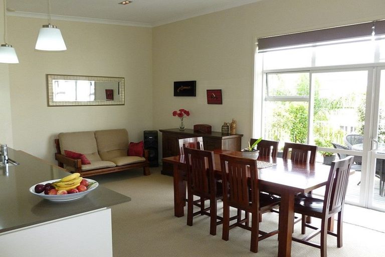 Photo of property in 42 Parkside Drive, Orewa, 0931