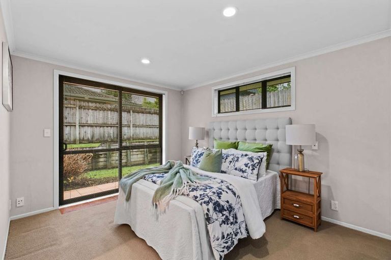 Photo of property in 24 Mt Lebanon Crescent, The Gardens, Auckland, 2105