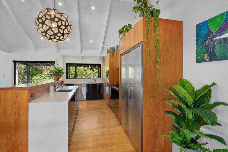 Photo of property in 5 Ngarahana Avenue, Paremoremo, Auckland, 0632