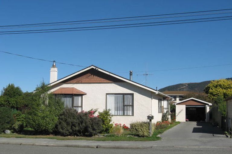 Photo of property in 9 George Street, Waimate, 7924