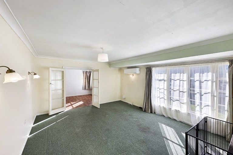 Photo of property in 8a Bledisloe Crescent, Wainuiomata, Lower Hutt, 5014