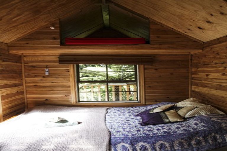 Photo of property in 128 Lone Kauri Road, Karekare, Auckland, 0772