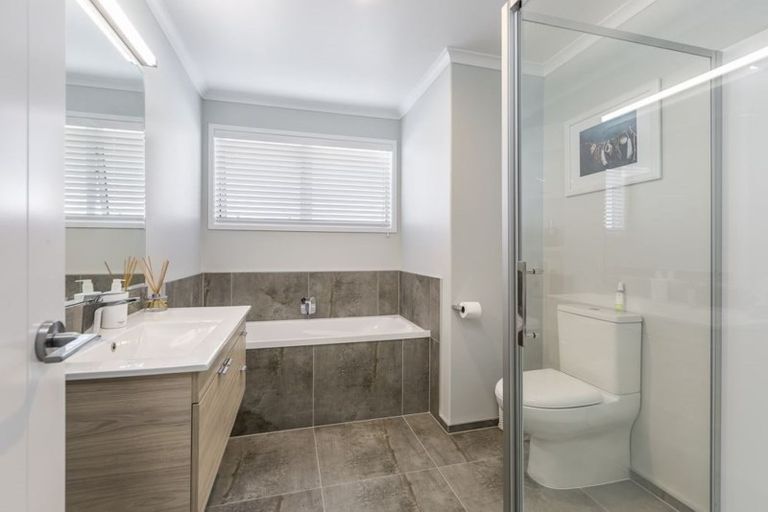 Photo of property in 16 Trevally Place, Snells Beach, 0920