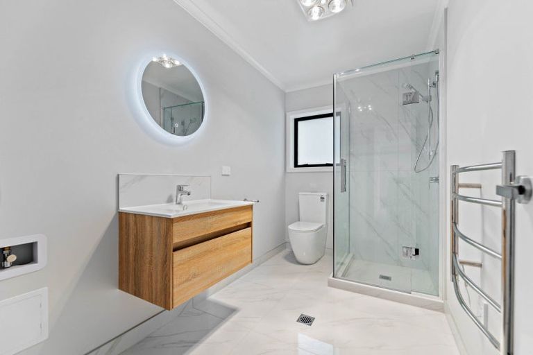 Photo of property in 4 Winnie Close, Acacia Bay, Taupo, 3330