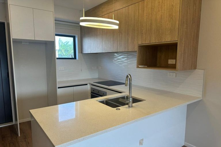 Photo of property in 3/66 Swanson Road, Henderson, Auckland, 0610