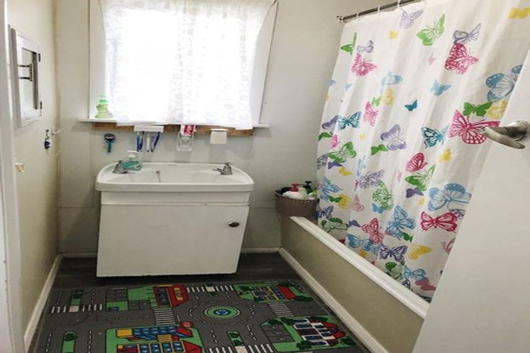 Photo of property in 198 Ngamotu Road, Spotswood, New Plymouth, 4310