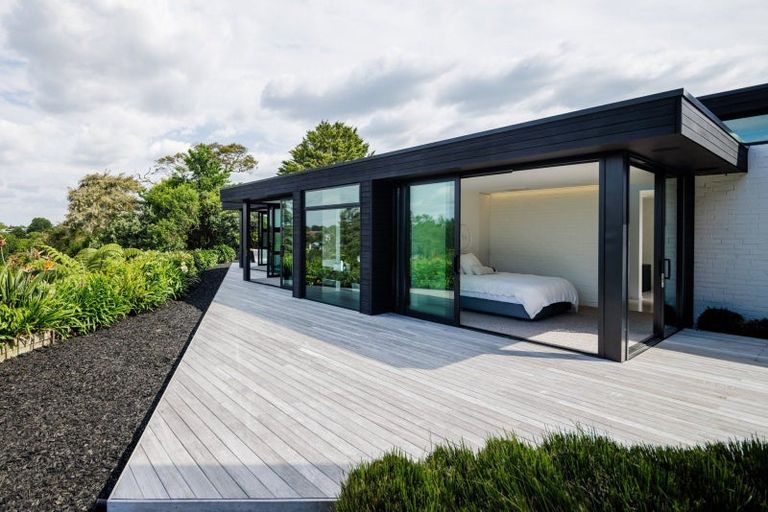 Photo of property in 92 Braid Road, St Andrews, Hamilton, 3200