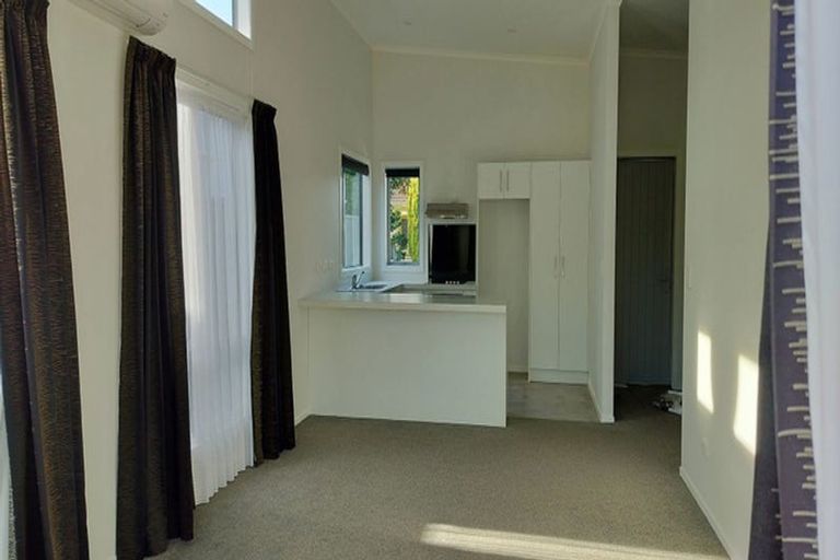 Photo of property in 24 Rangitira Avenue, Palmerston North, 4414
