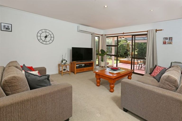 Photo of property in 2/104 Rathgar Road, Henderson, Auckland, 0610
