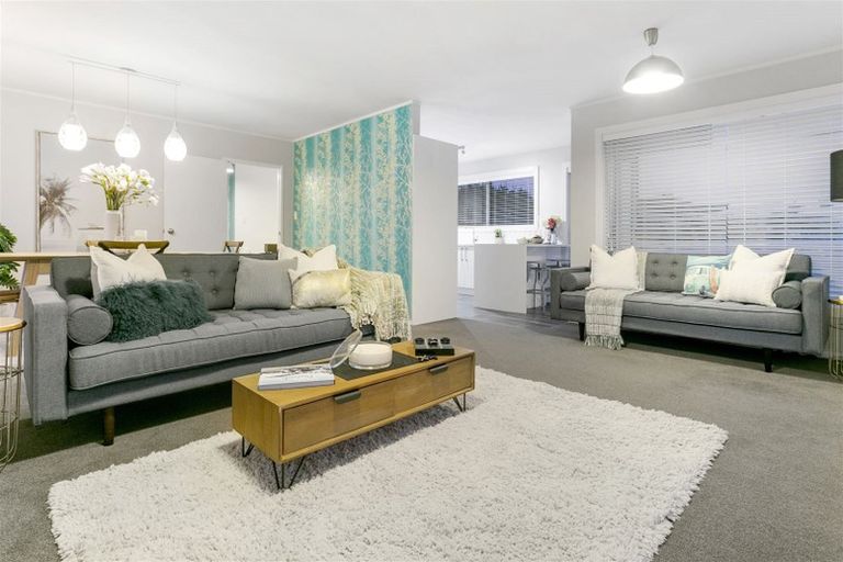 Photo of property in 1/111 Sylvan Avenue, Northcote, Auckland, 0627