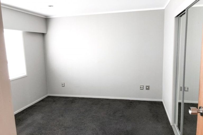 Photo of property in 1/93 Moore Street, Hillcrest, Auckland, 0627