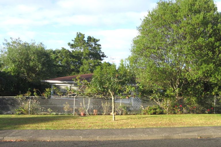 Photo of property in 60 Lynden Avenue, Hillcrest, Auckland, 0627