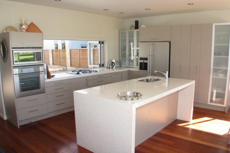 Photo of property in 160 Sands Crescent, Matarangi, Whitianga, 3592