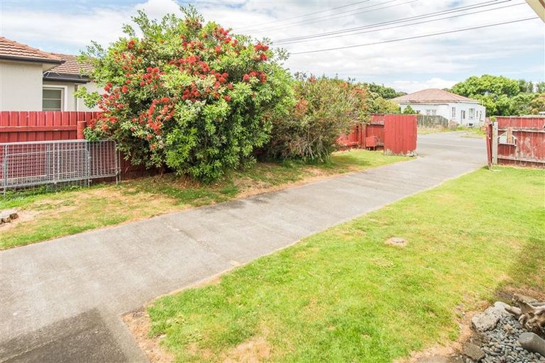 Photo of property in 202 Puriri Street, Castlecliff, Whanganui, 4501