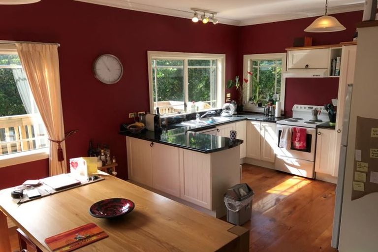 Photo of property in 294a Main Road, Tawa, Wellington, 5028