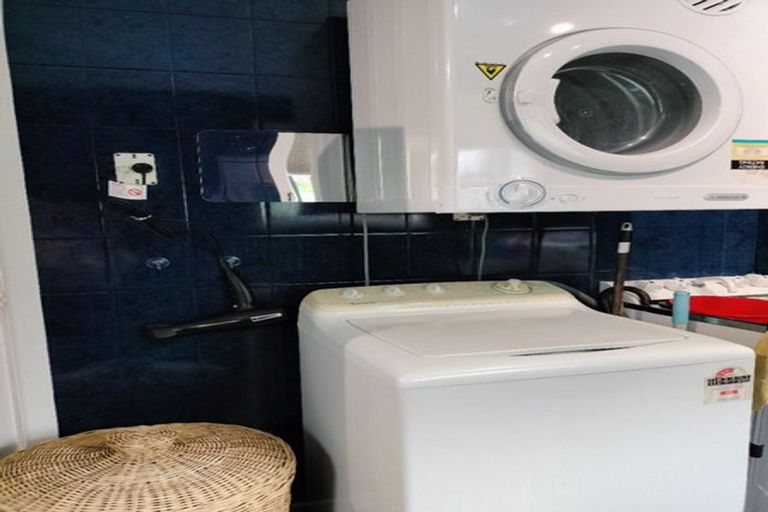 Photo of property in 80 Watt Road, Otatara, Invercargill, 9879