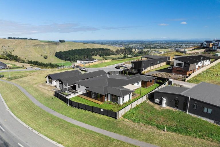 Photo of property in 10 Eaglesfield Close, Westmorland, Christchurch, 8025