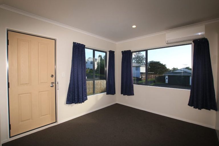 Photo of property in 17 Maywood Crescent, Glen Eden, Auckland, 0602