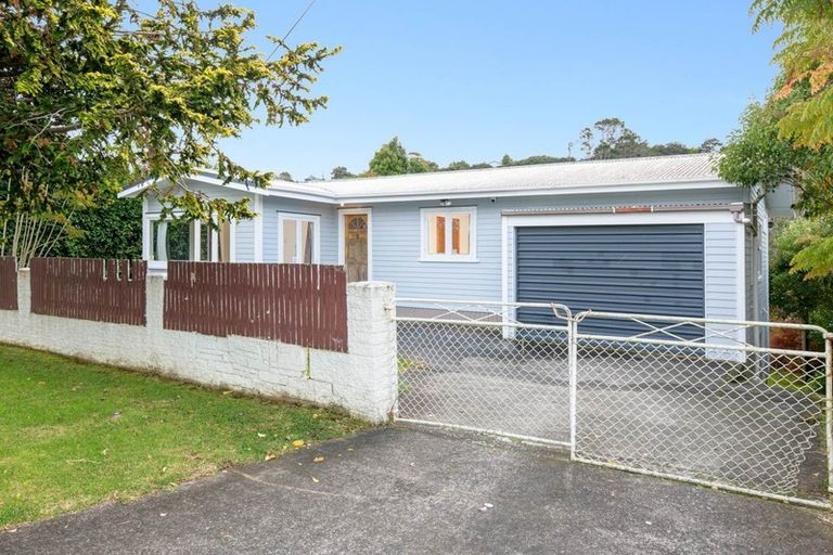 Photo of property in 36 Woodside Road, Massey, Auckland, 0614