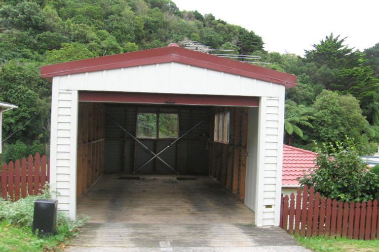 Photo of property in 36 Lincoln Avenue, Tawa, Wellington, 5028