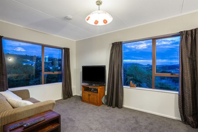 Photo of property in 33 Forth Place, Papakowhai, Porirua, 5024