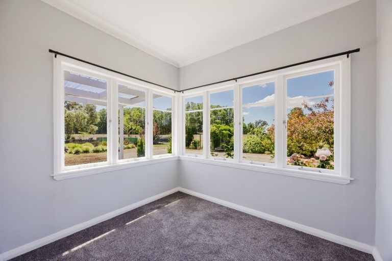 Photo of property in 2070 State Highway 2, Waipukurau, 4285