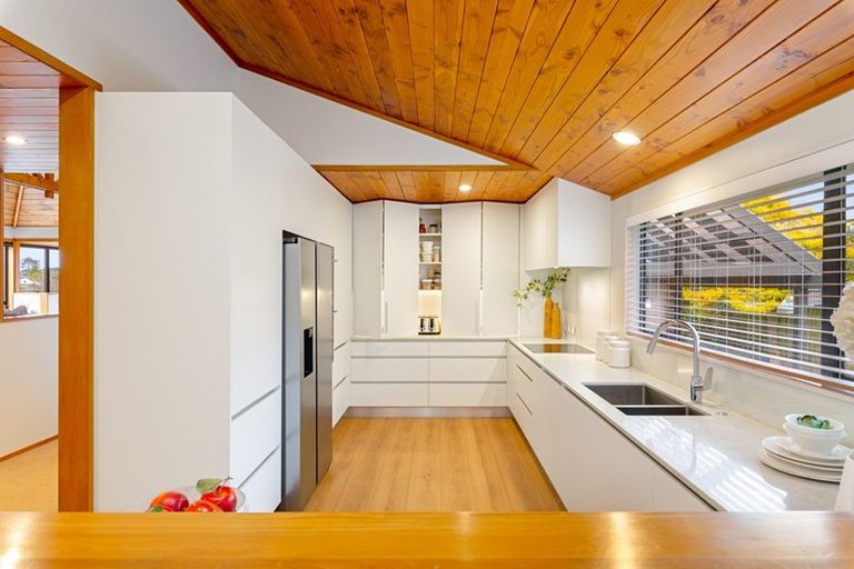 Photo of property in 3 Clearwater Cove, West Harbour, Auckland, 0618