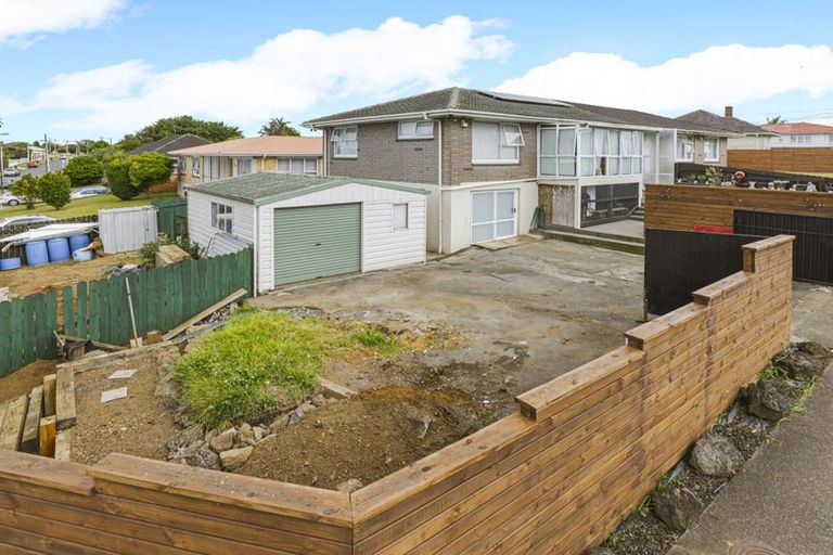 Photo of property in 2/93 Kenderdine Road, Papatoetoe, Auckland, 2025