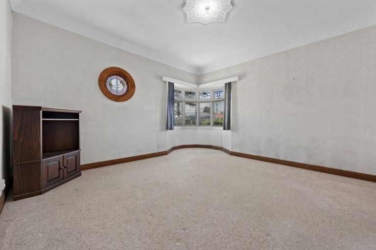 Photo of property in 27 Central Terrace, Alicetown, Lower Hutt, 5010