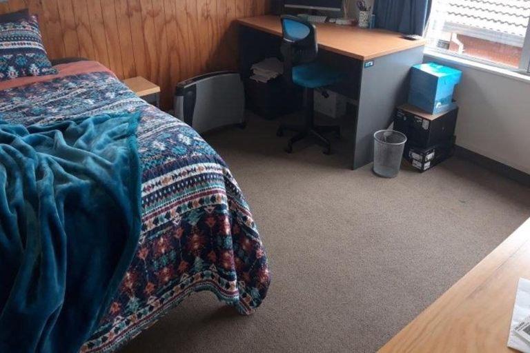 Photo of property in 27c Newnham Terrace, Upper Riccarton, Christchurch, 8041