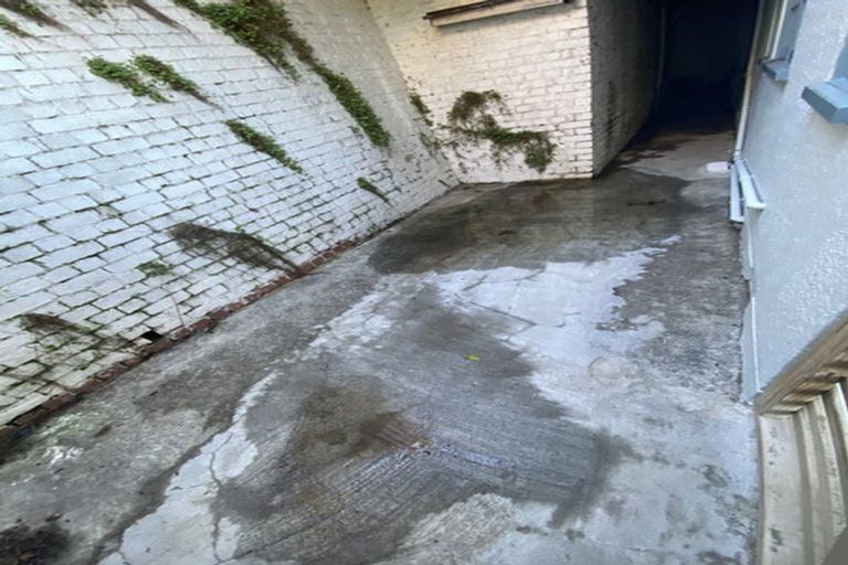 Photo of property in 182 Oriental Parade, Oriental Bay, Wellington, 6011