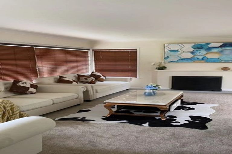 Photo of property in 5 Jonathan Place, Sunnynook, Auckland, 0620