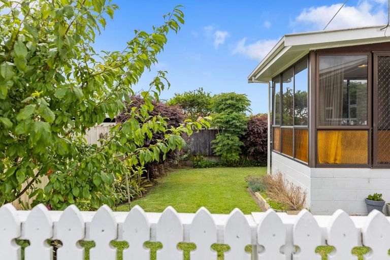 Photo of property in 24 Ridge Street, Otumoetai, Tauranga, 3110